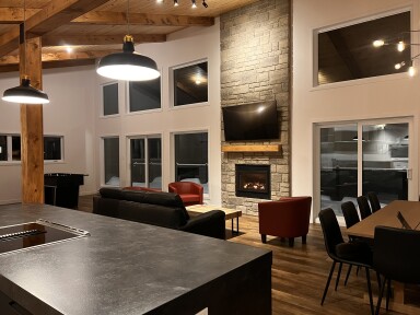 Québec, Indoors, Interior Design, Fireplace, Living Room, Lamp, Table