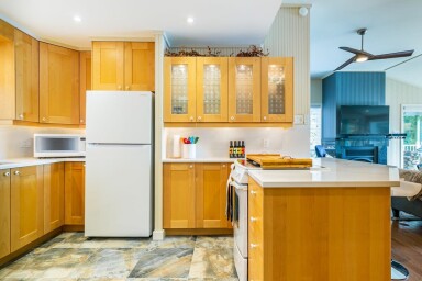 Chalet, Intérieur, Design D'intérieur, Cuisine, Ventilateur De Plafond, Appareil, Réfrigérateur