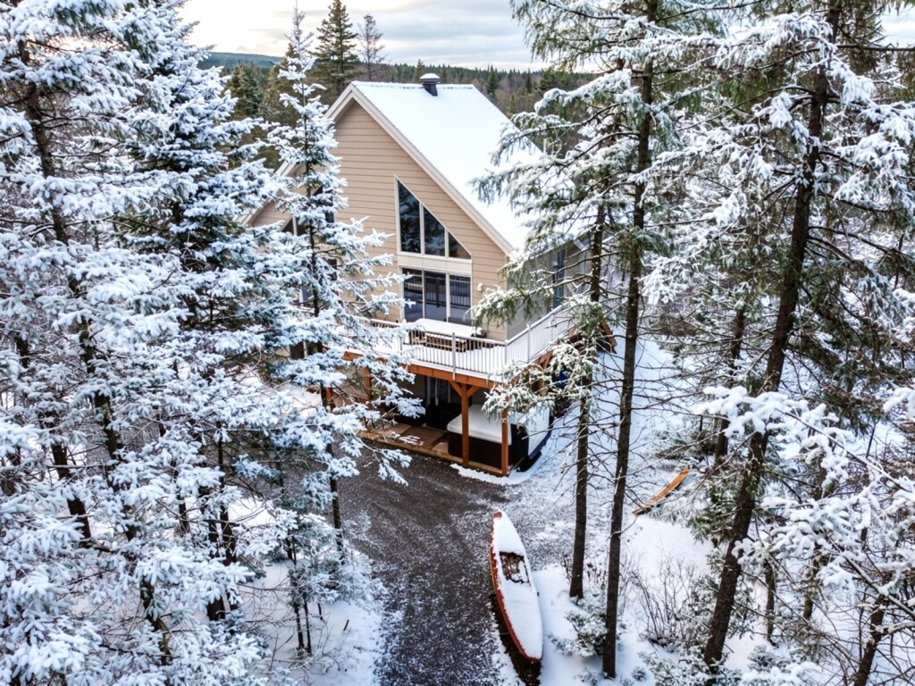 Nature,, Nature, Outdoors, Scenery, Housing, House, Tree