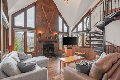 Québec, Indoors, Living Room, Interior Design, Fireplace, Home Decor, Table