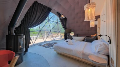 Cottage, Indoors, Interior Design, Furniture, Bed, Bedroom, Hotel