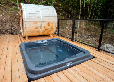 Québec, Hot Tub, Tub, Indoors, Interior Design, Wood