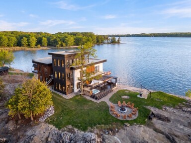 Québec, Nature, Outdoors, Scenery, Lakefront, Building, Water