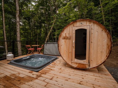 Québec, Indoors, Interior Design, Tub, Hot Tub, Wood, Chair