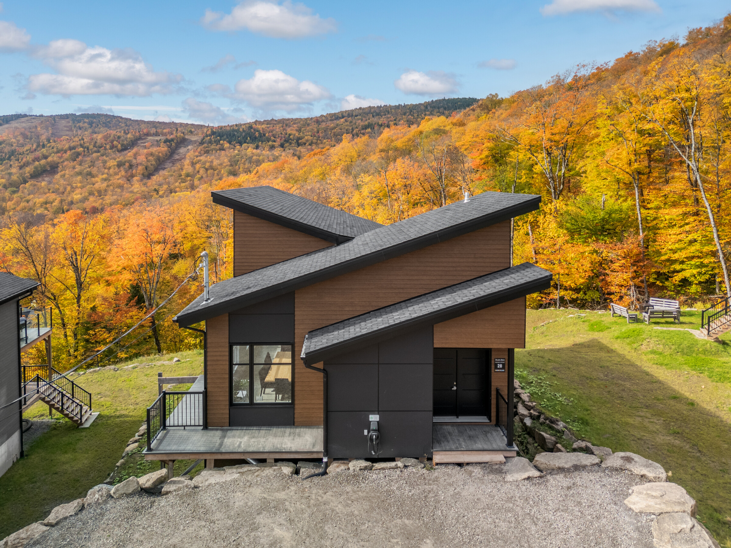 Blanc-28, grand chalet de luxe à Stoneham avec spa