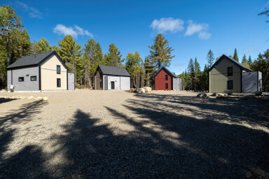 Québec, Outdoors, Shelter, Hut, Gravel, Fir, Tree
