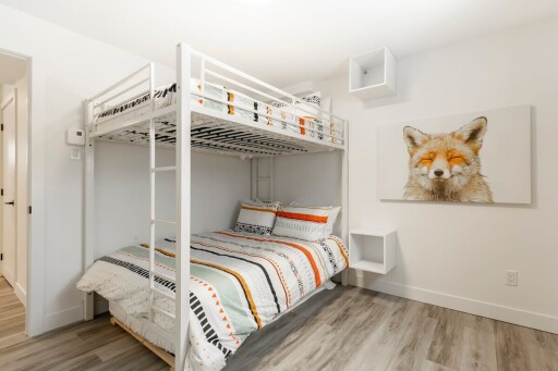 Room #4 au sous-sol (double en bas, simple en haut)