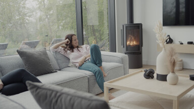 Québec, Furniture, Living Room, Couch, Fireplace, Person, Home Decor