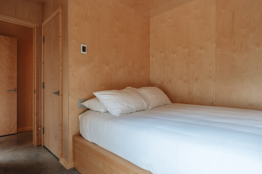 Chambre principale avec salle de bain privée