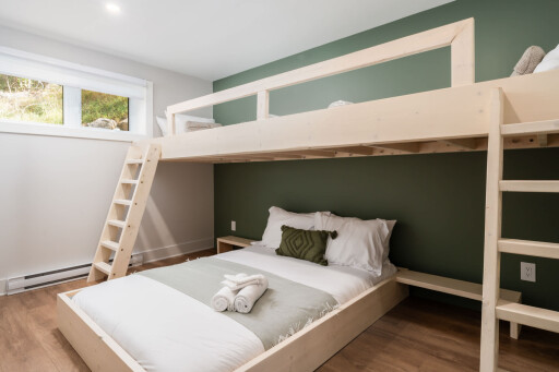 Room #4 rez-de-jardin