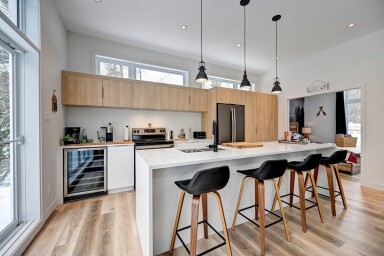 Chalet, Intérieur, Design D'intérieur, Cuisine, Décoration D'intérieur, Îlot De Cuisine, Tabouret De Bar