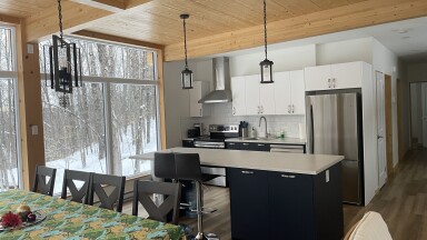 Chalet, Intérieur, Design D'intérieur, Décoration D'intérieur, Cuisine, Chaise, Réfrigérateur
