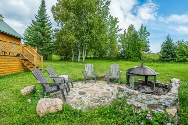 Nature,, Backyard, Outdoors, Yard, Scenery, Grass, Chair