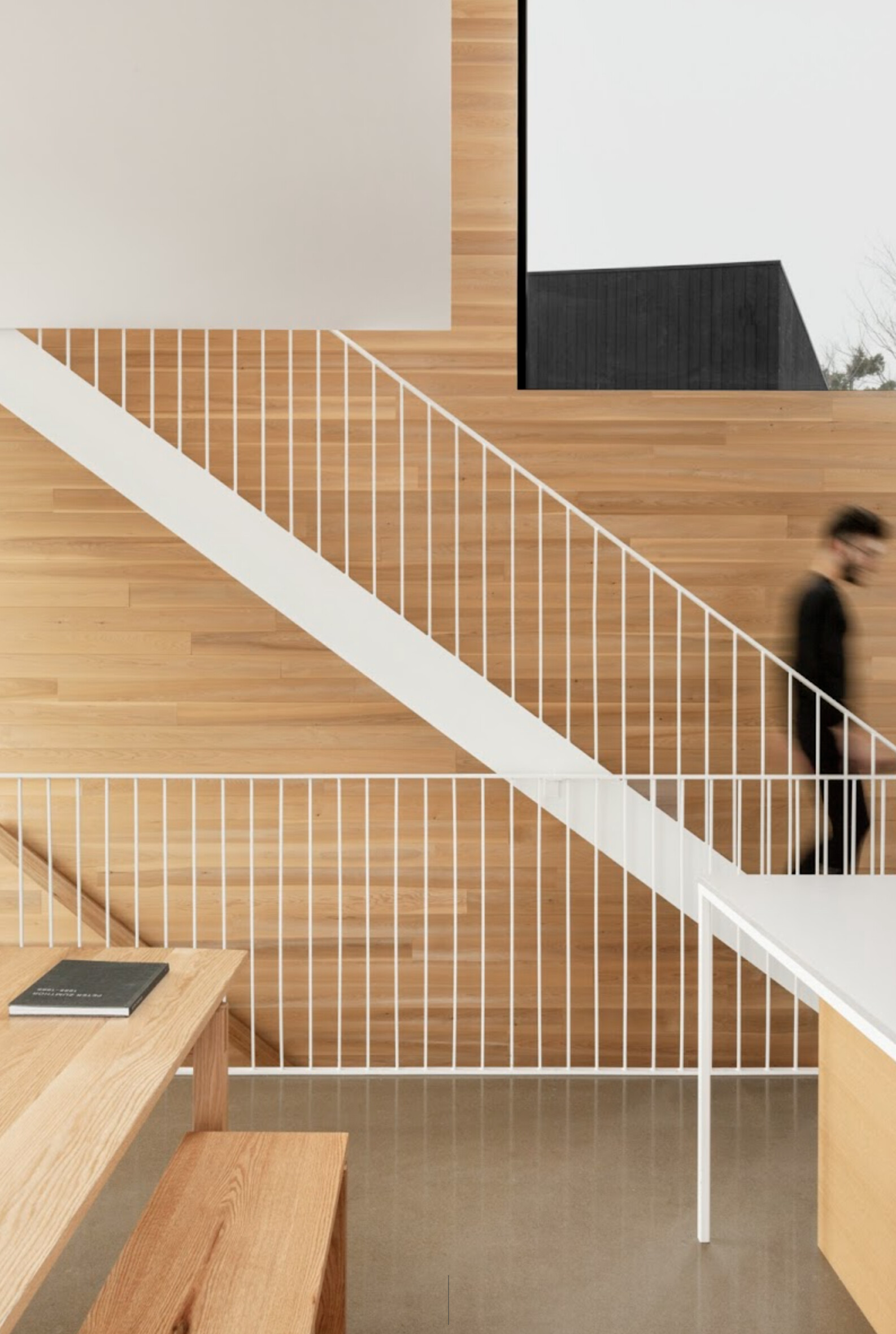Intérieur d'un chalet locatif impeccable au Québec, entretenu par MonsieurChalets