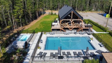 Canada, Pool, Water, Swimming Pool, Outdoors, Plant, Chair