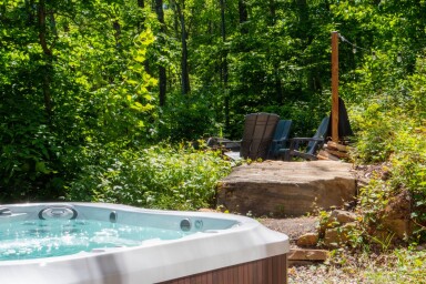 Cottage, Tub, Hot Tub, Vegetation, Tree, Backyard, Outdoors