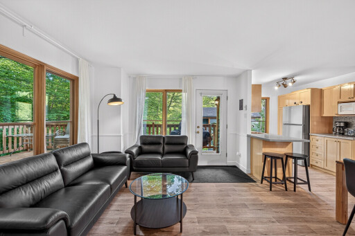 Québec, Interior Design, Living Room, Floor, Couch, Home Decor, Flooring