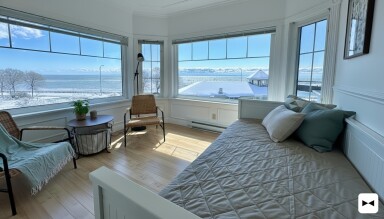 Chalet, Design D'intérieur, Usine, Revêtement De Sol, Lit, Fenêtre, Chaise