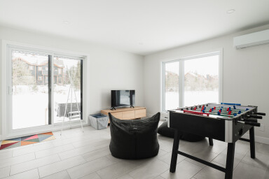 Québec, Furniture, Living Room, Table, Rug, Floor, Interior Design