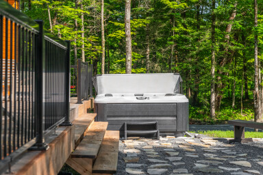 Québec, Path, Walkway, Tub, Flagstone, Scenery, Hot Tub