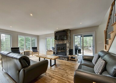 Chalet, Décoration D'intérieur, Mobilier, Salon, Design D'intérieur, Canapé, Fenêtre