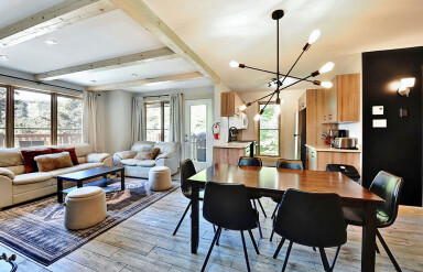 Québec, Home Decor, Dining Room, Dining Table, Furniture, Table, Interior Design