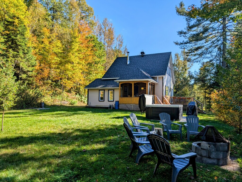 Nature,, Outdoors, Scenery, Grass, Chair, Cottage, Housing