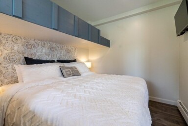 Cottage, Cushion, Home Decor, Corner, Interior Design, Bed, Furniture