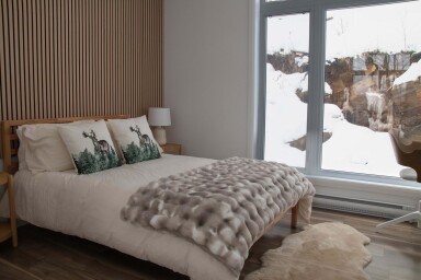 Québec, Indoors, Interior Design, Furniture, Lamp, Bed, Cushion
