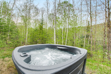 Québec, Baignoire, Bain À Remous