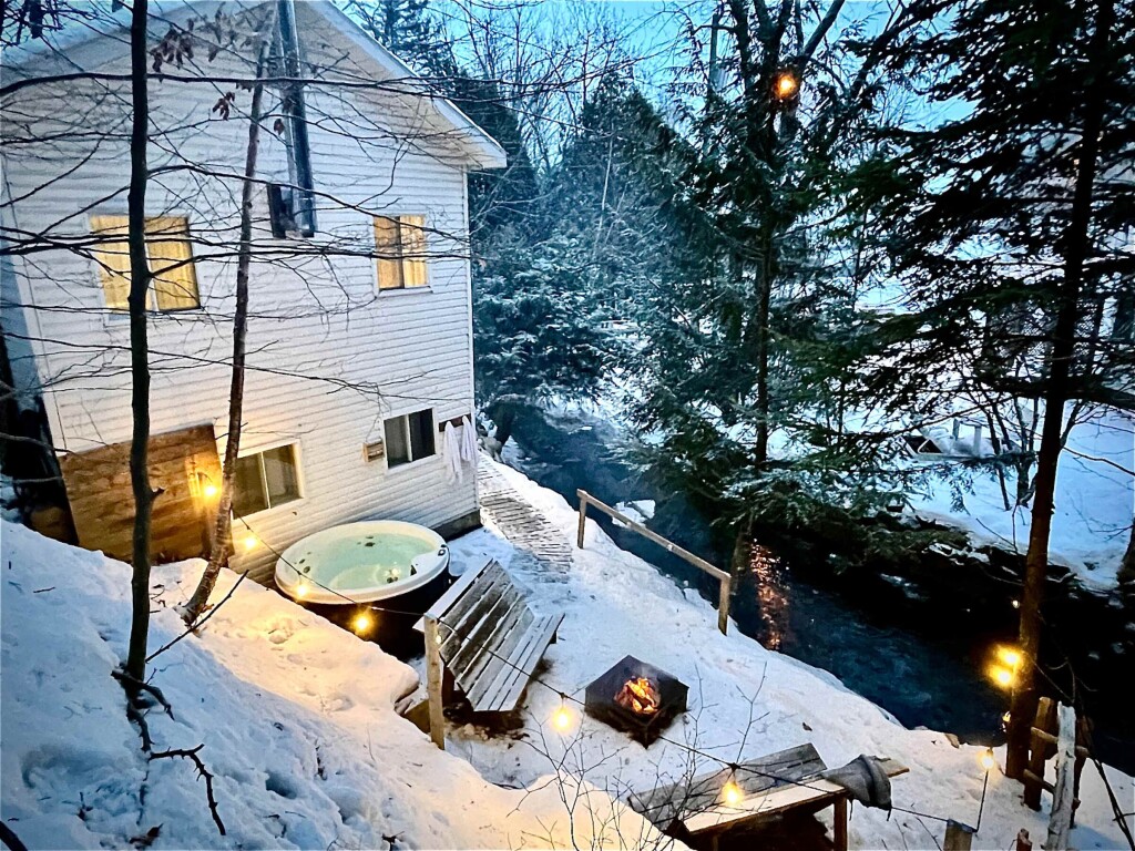 Nature,, Tub, Hot Tub, Outdoors, Architecture, Building, Housing