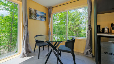 Chalet, Meubles, Table, Dessus De Table, Design D'intérieur, Fenêtre, Table À Manger