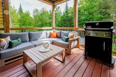 Cottage, Coffee Table, Table, Porch, Interior Design, Wood, Scenery