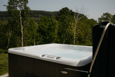Québec, Baignoire, Bain À Remous, Baignade